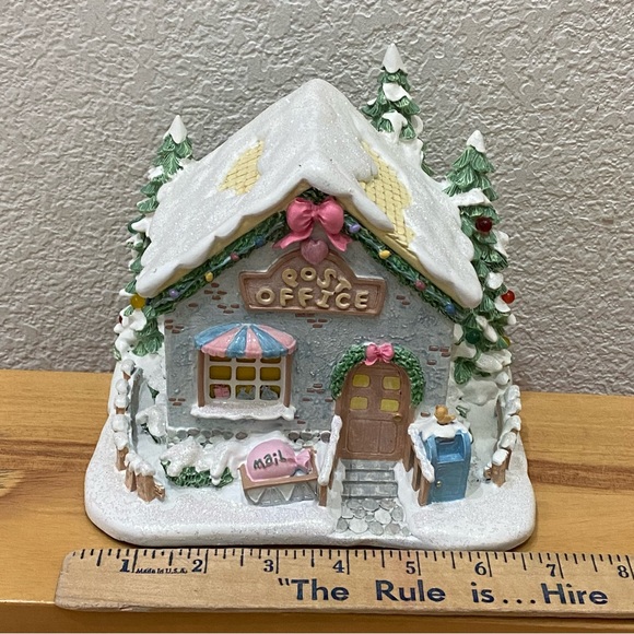 2001 Hawthorne Village Precious Moments HOLLY DAY GREETINGS POST OFFICE Lighted - Picture 6 of 16